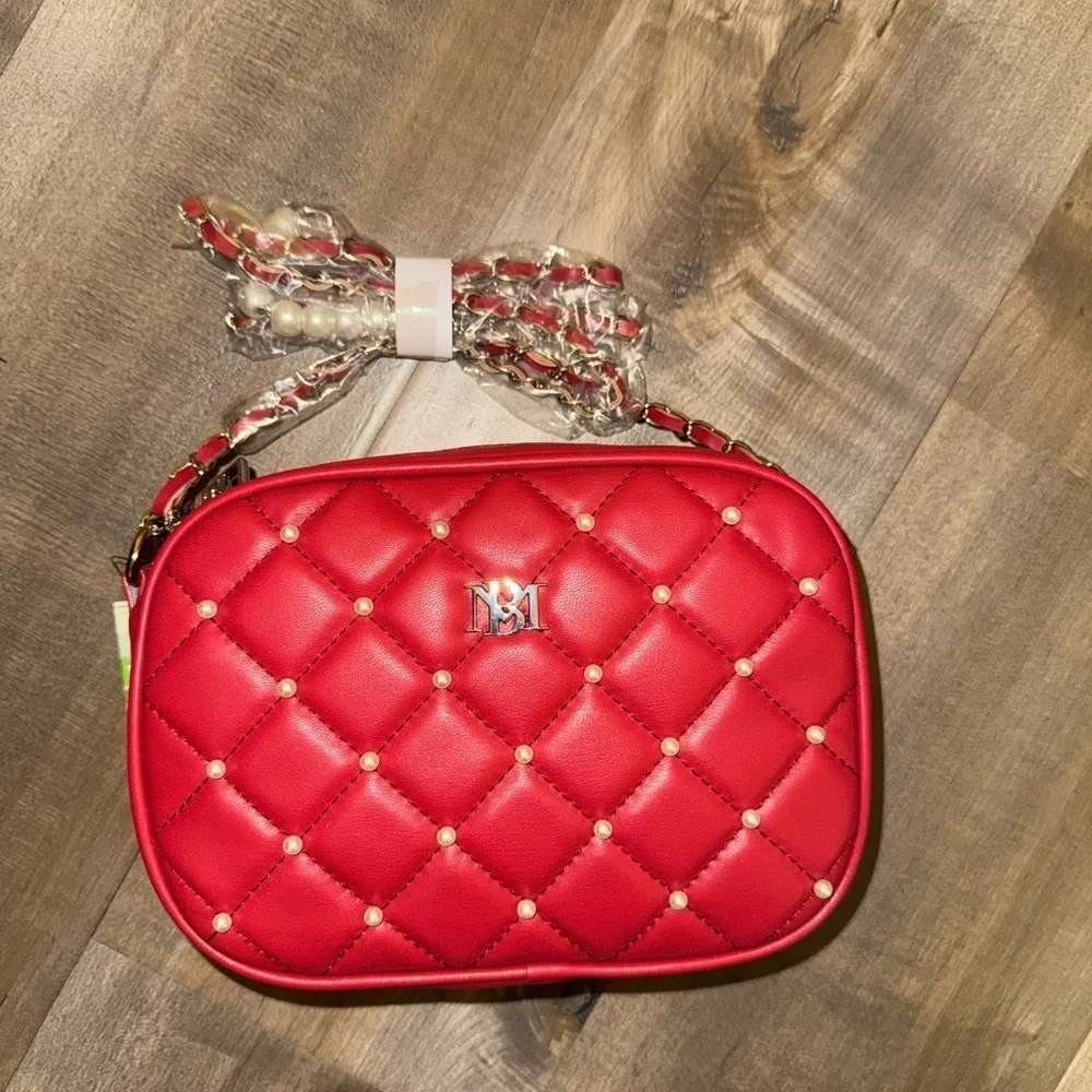 NWT Badgley Mischka Diamond Quilted Red Camera Bag With Pearls Vegan Leather - Picture 2 of 9